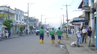atwt_ecuador_coca_gata.jpg (33822 bytes)